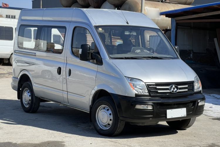 Used SAIC MAXUS Xintu V80 2017 2.5T 6-Speed Manual Aoyuntong National V Short Wheelbase Mid-Height 5/6/10-Seater Exterior 2
