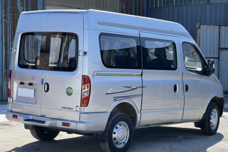Used SAIC MAXUS Xintu V80 2017 2.5T 6-Speed Manual Aoyuntong National V Short Wheelbase Mid-Height 5/6/10-Seater Exterior 5