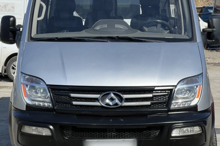 Used SAIC MAXUS Xintu V80 2017 2.5T 6-Speed Manual Aoyuntong National V Short Wheelbase Mid-Height 5/6/10-Seater Exterior 6