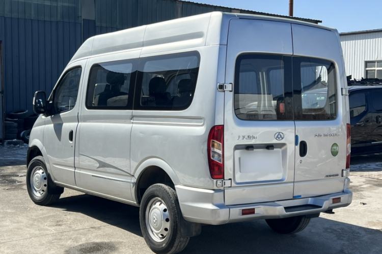 Used SAIC MAXUS Xintu V80 2017 2.5T 6-Speed Manual Aoyuntong National V Short Wheelbase Mid-Height 5/6/10-Seater Exterior 7