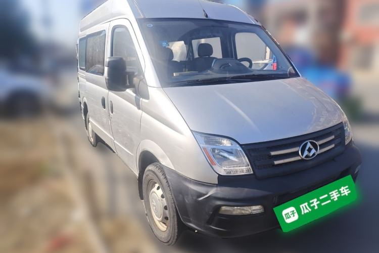 Used SAIC MAXUS Xintu V80 2017 2.5T 6-Speed Manual Aoyuntong National V Short Wheelbase Mid-Height 5/6/10-Seater Front Right 45 Deg