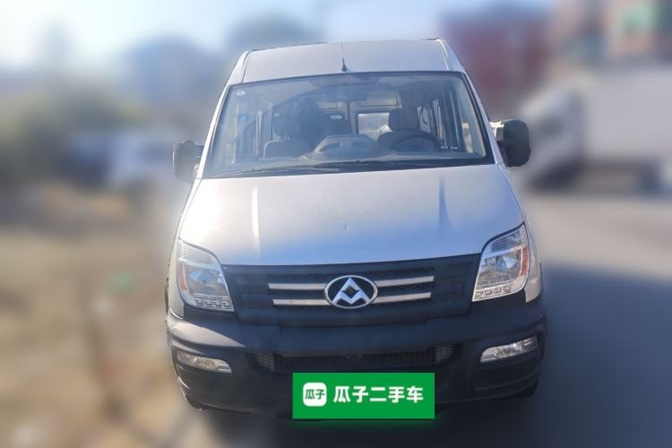 Used SAIC MAXUS Xintu V80 2017 2.5T 6-Speed Manual Aoyuntong National V Short Wheelbase Mid-Height 5/6/10-Seater Front