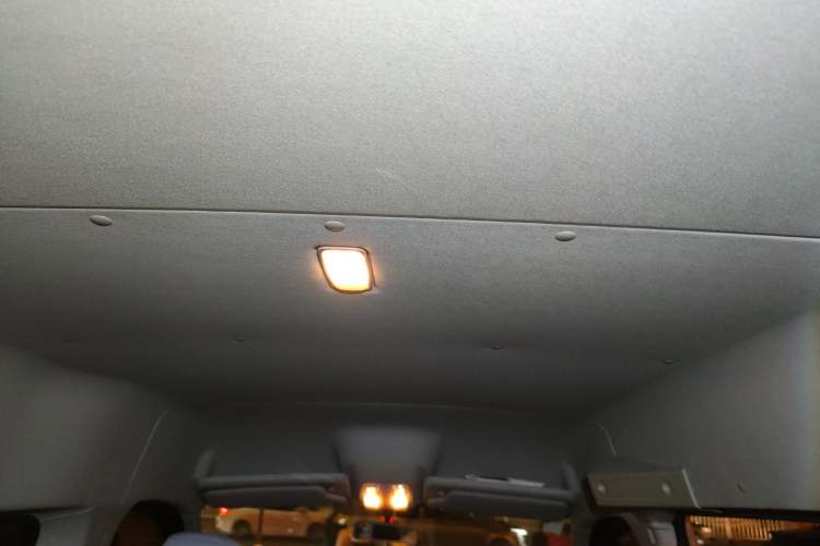 Used SAIC MAXUS Xintu V80  Headliner