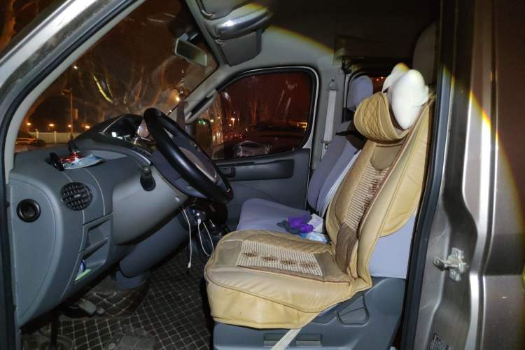 Used SAIC MAXUS Xintu V80  Left Front Seat
