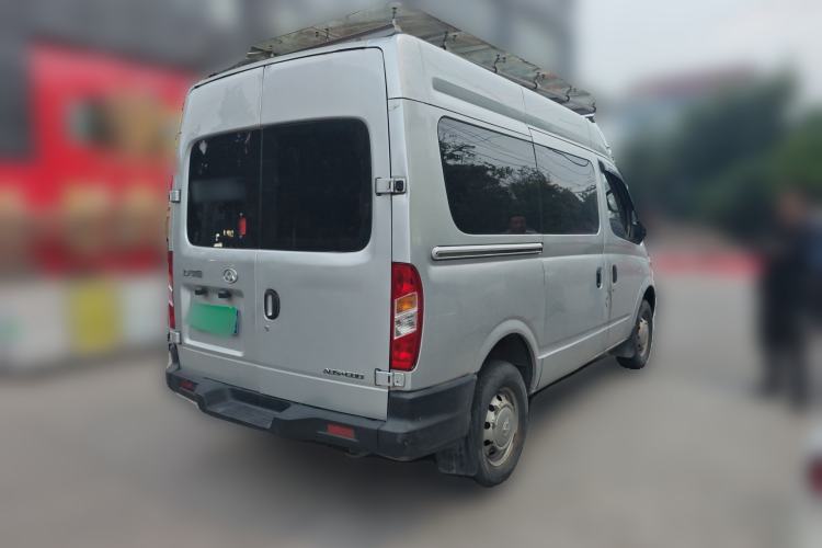 Used SAIC MAXUS Xintu V80 2017 2.5T 5-Speed Manual Aoyuntong National V Short Wheelbase Mid-Roof 5/6/10-Seater Rear Right 45 Deg