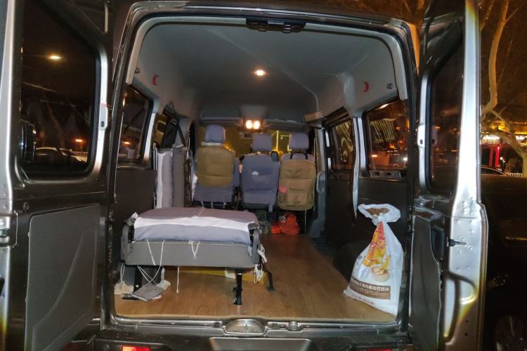 Used SAIC MAXUS Xintu V80  Trunk