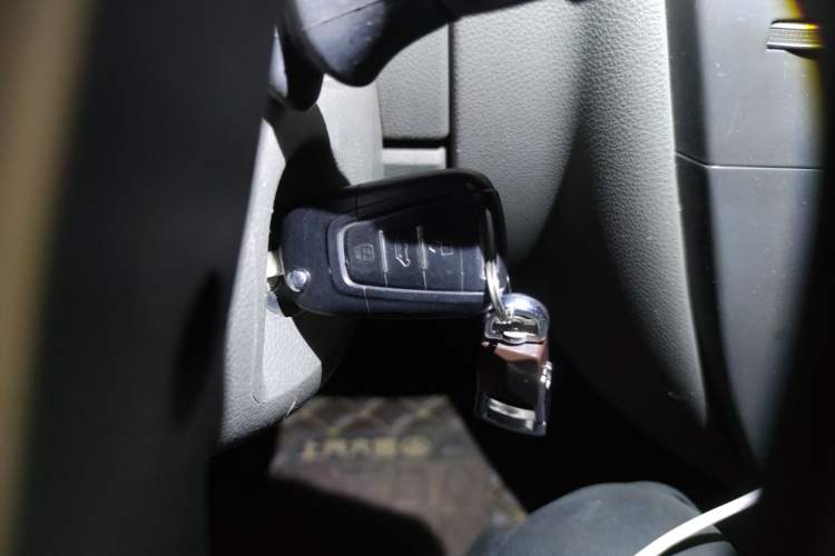 Used SAIC MAXUS Xintu V80  Vehicle Key