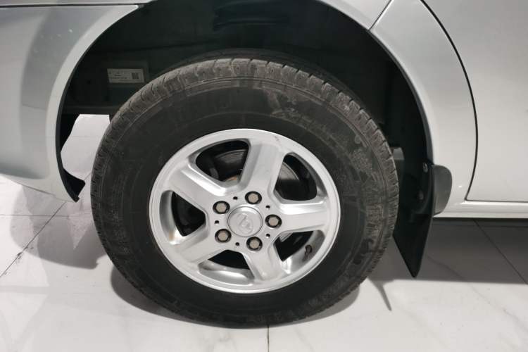 Used SAIC MAXUS Xintu V80 2017 2.5T AMT Aoyuntong China V Standard Long Wheelbase High Roof – 6 to 10 Seats Exterior 7