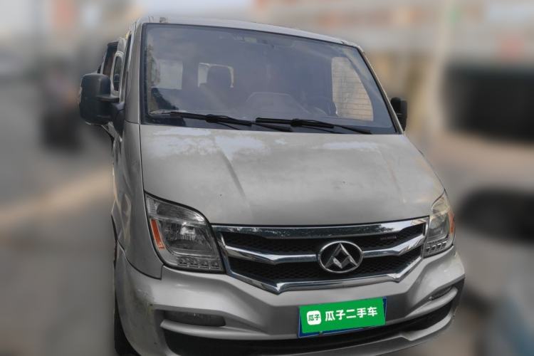 Used SAIC MAXUS Xintu V80 2017 2.5T 5-Speed Manual Aoyuntong National IV Short Wheelbase Ultra-Low Roof 5/6/10-Seater Front