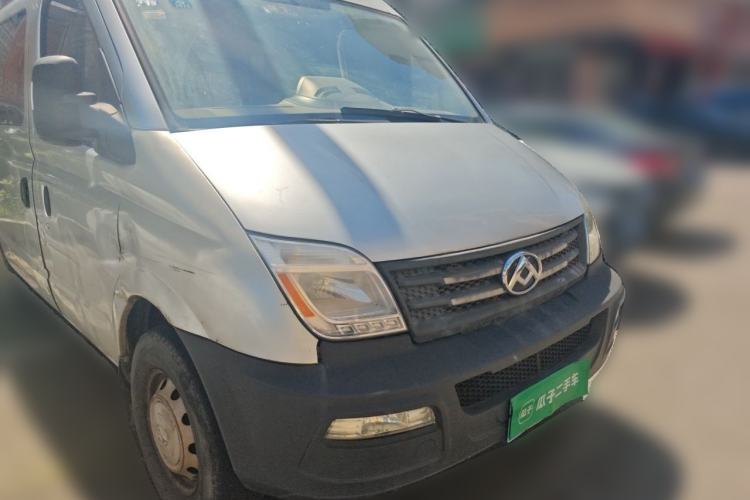 Used SAIC MAXUS Xintu V80 2017 2.5T AMT Aoyuntong China IV Short Wheelbase Mid-Roof 5/6/10-Seater Front Right 45 Deg