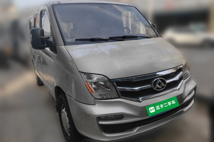 Used SAIC MAXUS Xintu V80 2017 2.5T 5-Speed Manual Aoyuntong National IV Short Wheelbase Ultra-Low Roof 5/6/10-Seater Front Right 45 Deg