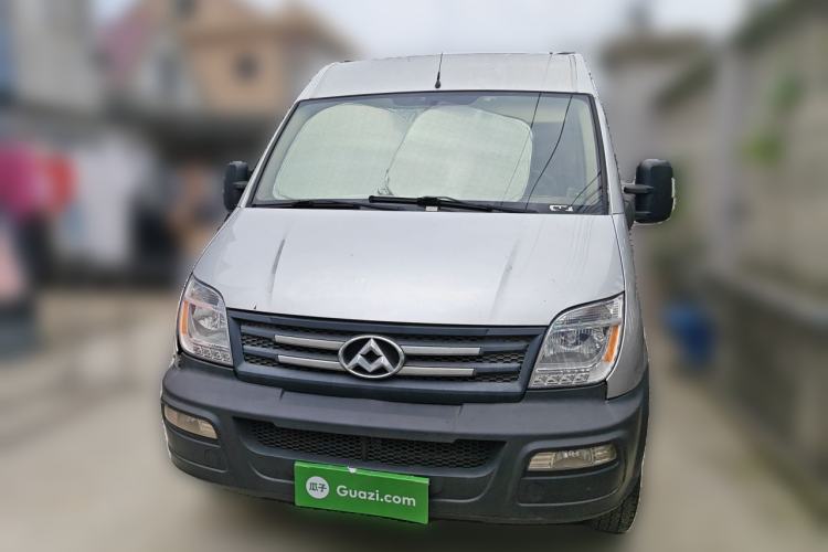 Used SAIC MAXUS Xintu V80 2017 2.5T AMT Aoyuntong National V Long Wheelbase Mid-Roof Design 6–10 Seats Front