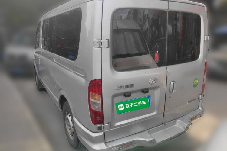 Used SAIC MAXUS Xintu V80 2017 2.5T 5-Speed Manual Aoyuntong National IV Short Wheelbase Ultra-Low Roof 5/6/10-Seater Rear Left 45 Deg