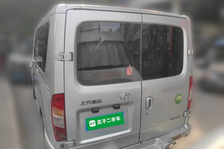Used SAIC MAXUS Xintu V80 2017 2.5T 5-Speed Manual Aoyuntong National IV Short Wheelbase Ultra-Low Roof 5/6/10-Seater Rear