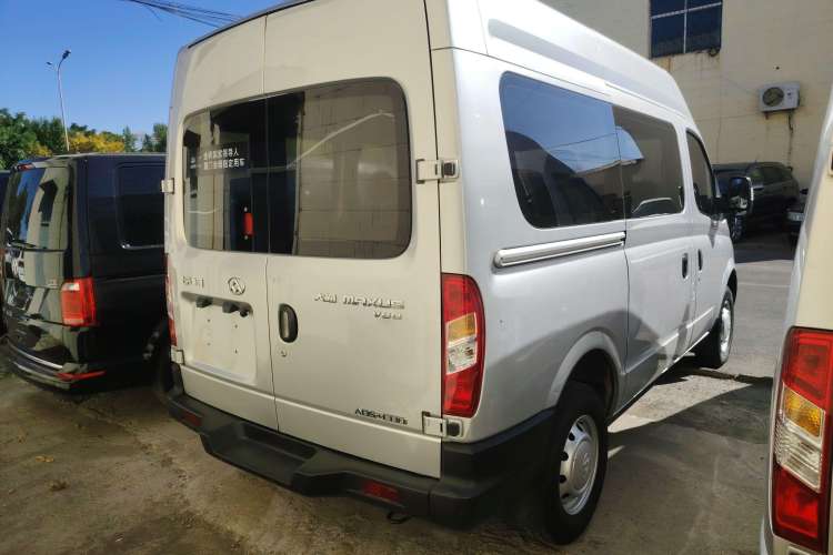 Used SAIC MAXUS Xintu V80 2017 2.5T 6-Speed Manual Aoyuntong National V Short Wheelbase Mid-Height 5/6/10-Seater Rear Right 45 Deg