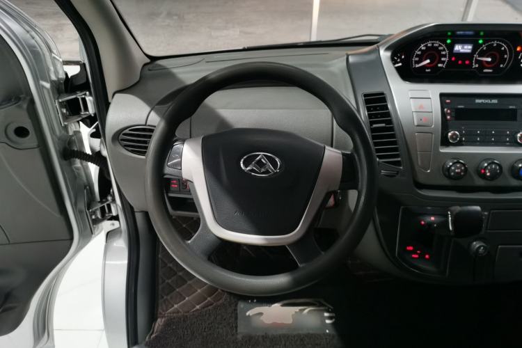 Used SAIC MAXUS Xintu V80 2017 2.5T AMT Aoyuntong China V Standard Long Wheelbase High Roof – 6 to 10 Seats Steering Wheel