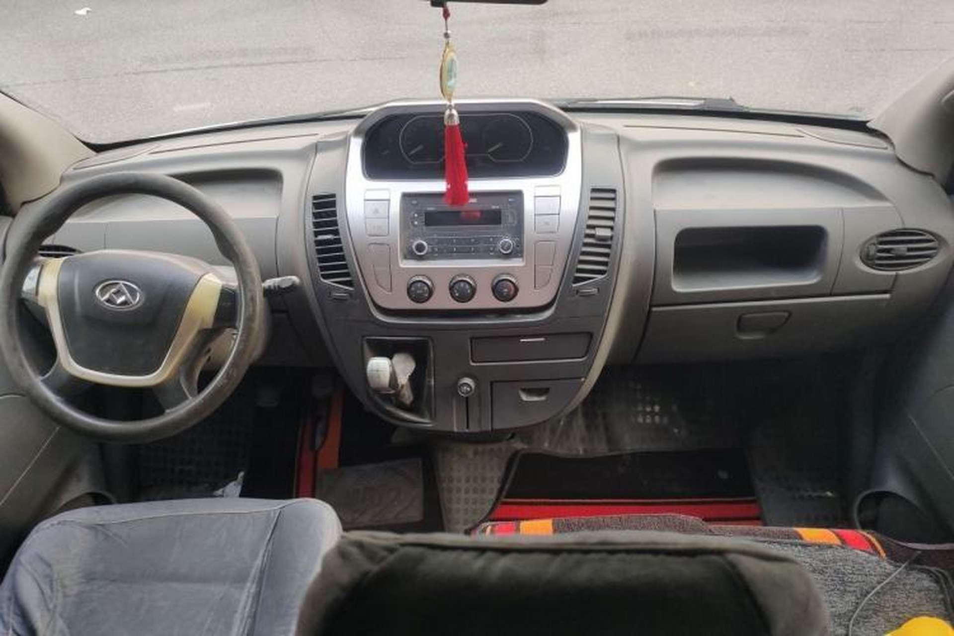 Used SAIC MAXUS Xintu V80  Center Console