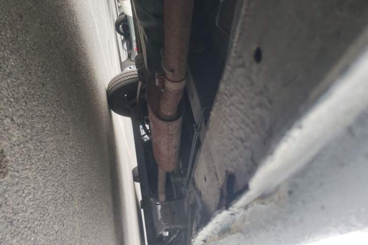Used SAIC MAXUS Xintu V80  Chassis Front Left