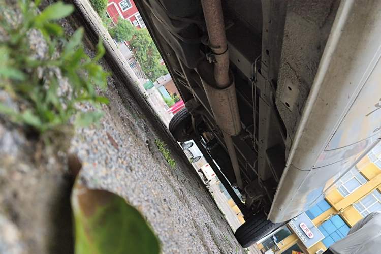 Used SAIC MAXUS Xintu V80  Chassis Front Left
