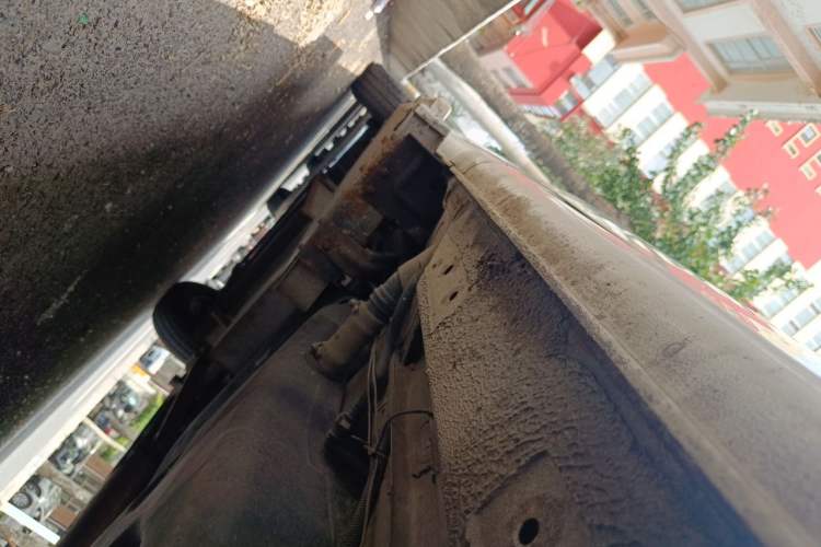 Used SAIC MAXUS Xintu V80  Chassis Front Right