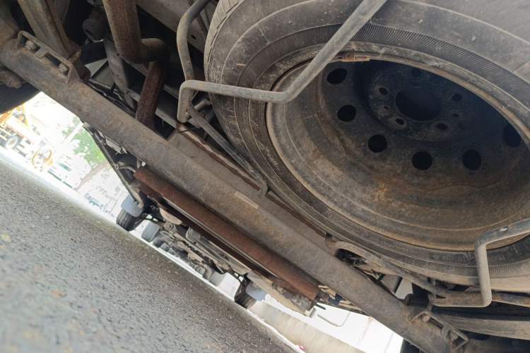 Used SAIC MAXUS Xintu V80  Chassis Rear