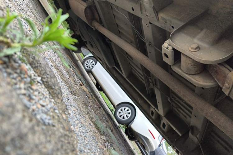 Used SAIC MAXUS Xintu V80  Chassis Rear Left