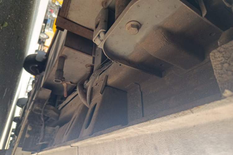 Used SAIC MAXUS Xintu V80  Chassis Rear Right