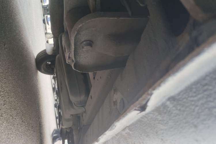 Used SAIC MAXUS Xintu V80  Chassis Rear Right