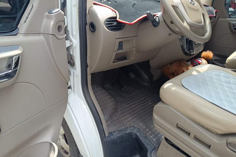 Used SAIC MAXUS Xintu V80  Driver Seat