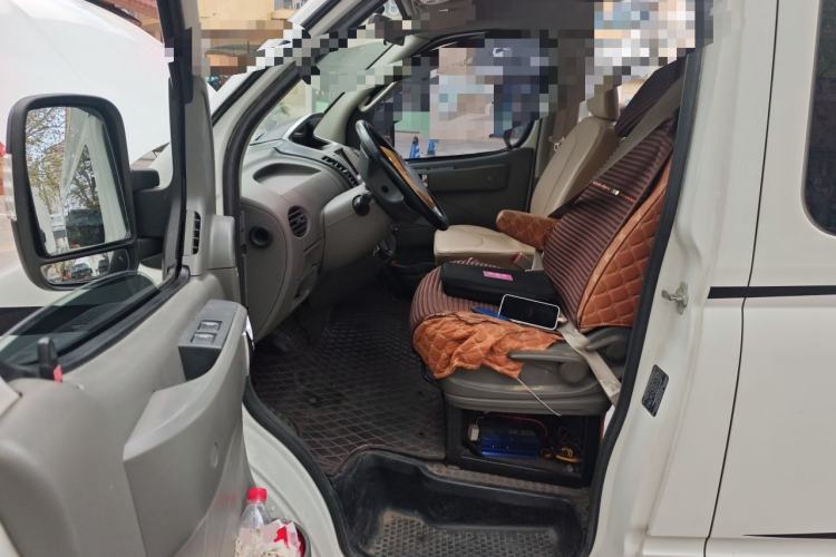 Used SAIC MAXUS Xintu V80 2017 2.5T AMT Aoyuntong National V Long Wheelbase Mid-Roof Design 6–10 Seats Driver Seat