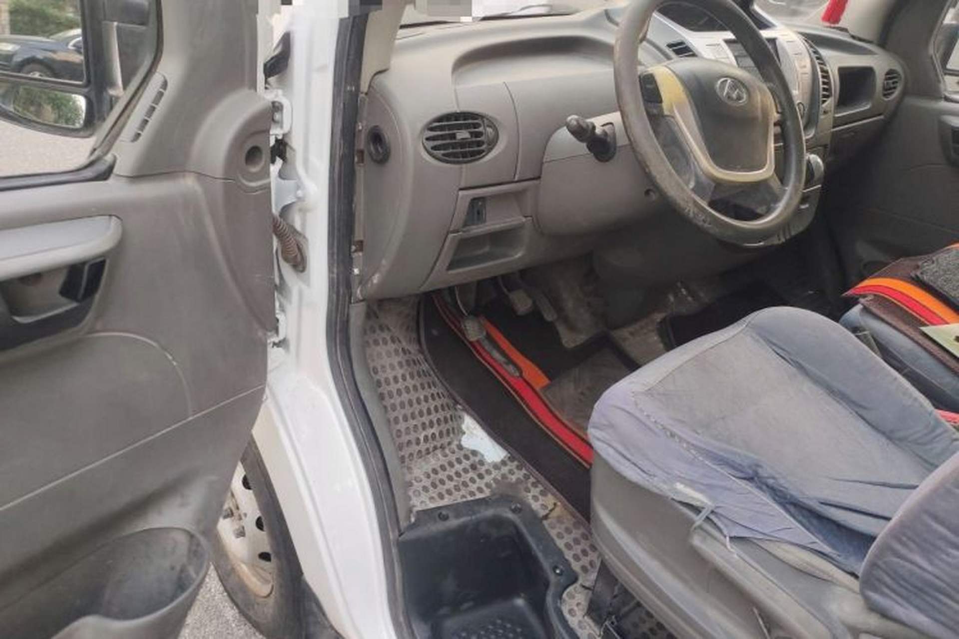Used SAIC MAXUS Xintu V80  Driver Seat