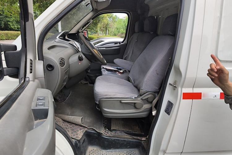 Used SAIC MAXUS Xintu V80  Driver Seat