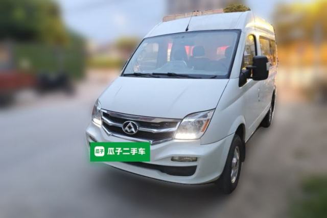 Used SAIC MAXUS Xintu V80 2017 2.5T 5-Speed Manual Aoyuntong National V Short Wheelbase Mid-Roof 5/6/10-Seater