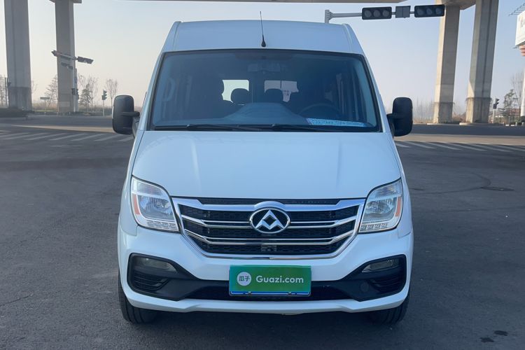Used SAIC MAXUS Xintu V80 2017 2.5T AMT Aoyuntong National V Short Wheelbase Mid-Roof 5/6/10-Seater Exterior 1