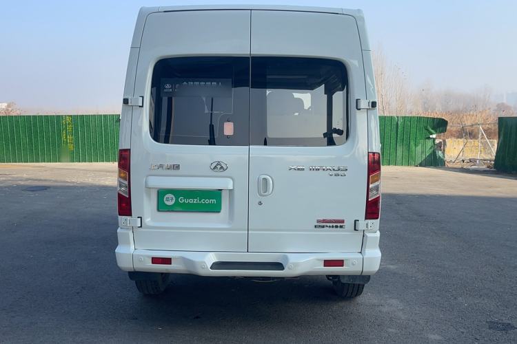 Used SAIC MAXUS Xintu V80 2017 2.5T AMT Aoyuntong National V Short Wheelbase Mid-Roof 5/6/10-Seater Exterior 4