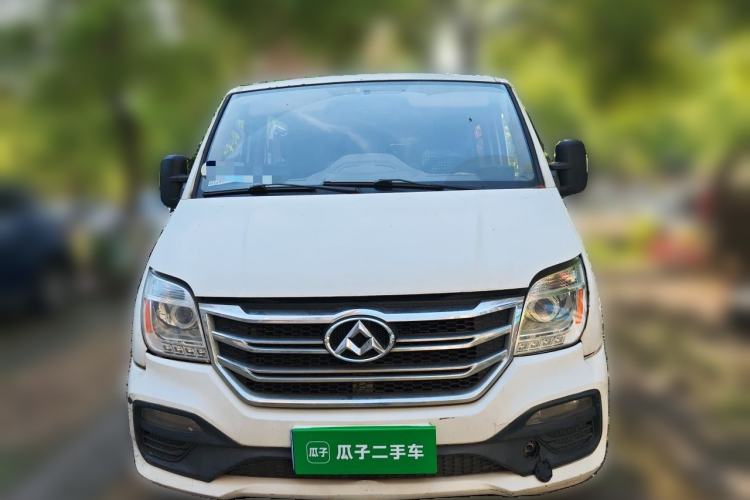 Used SAIC MAXUS Xintu V80 2017 2.5T 6-Speed Manual Aoyuntong National V Standard Short Wheelbase Ultra-Low Roof with 5/6/10 Seats Front
