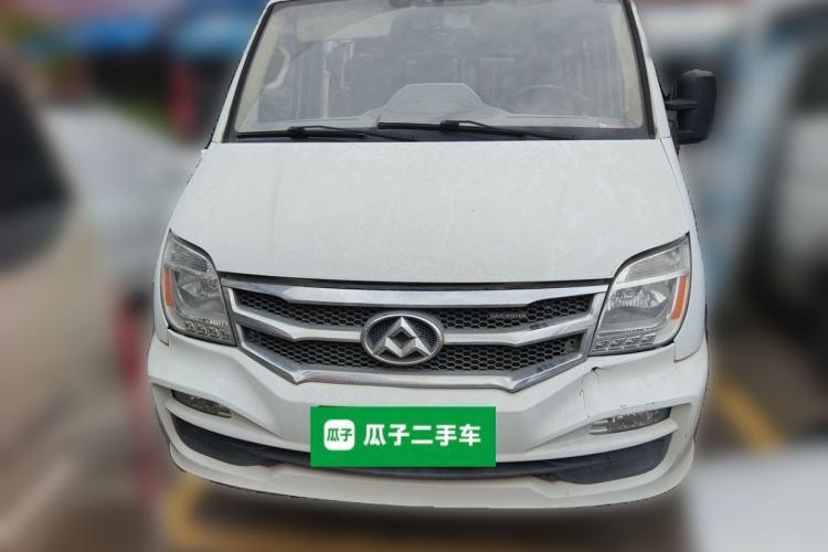 Used SAIC MAXUS Xintu V80 2017 2.5T 5-Speed Manual Aoyuntong National V Short Wheelbase Ultra-Low Roof 5/6/10-Seater Front