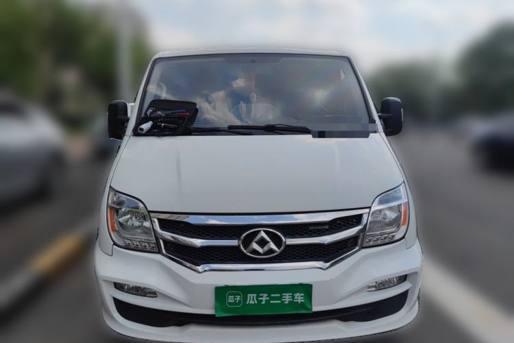 Used SAIC MAXUS Xintu V80 2017 2.5T 6-Speed Manual Aoyuntong National V Standard Short Wheelbase Ultra-Low Roof with 5/6/10 Seats Front