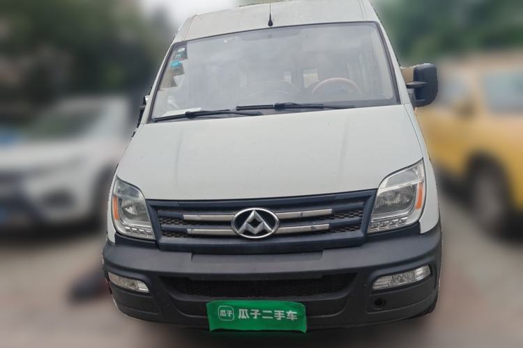 Used SAIC MAXUS Xintu V80 2017 2.5T 5-Speed Manual Aoyuntong National IV Long Wheelbase Mid-Roof 6-10 Seater Front