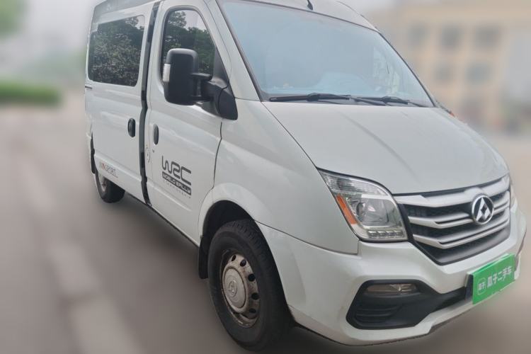 Used SAIC MAXUS Xintu V80 2017 2.5T 6-Speed Manual Aoyuntong National V Short Wheelbase Mid-Height 5/6/10-Seater Front Right 45 Deg