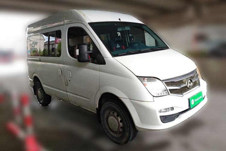 Used SAIC MAXUS Xintu V80 2017 2.5T 5-Speed Manual Aoyuntong National V Short Wheelbase Mid-Roof 5/6/10-Seater Front Right 45 Deg