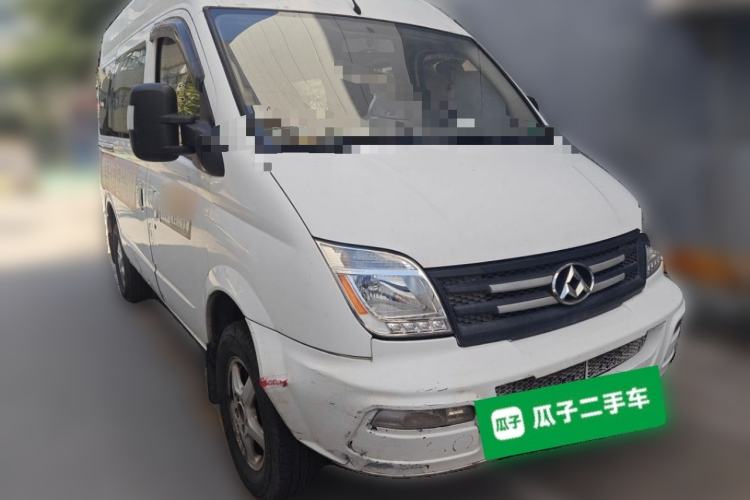 Used SAIC MAXUS Xintu V80 2017 2.5T AMT Aoyuntong National V Short Wheelbase Mid-Roof 5/6/10-Seater Front Right 45 Deg