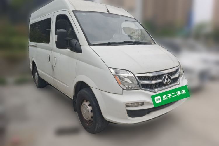 Used SAIC MAXUS Xintu V80 2017 2.5T 5-Speed Manual Aoyuntong China IV Short Wheelbase Mid-Height 5/6/10-Seater Front Right 45 Deg