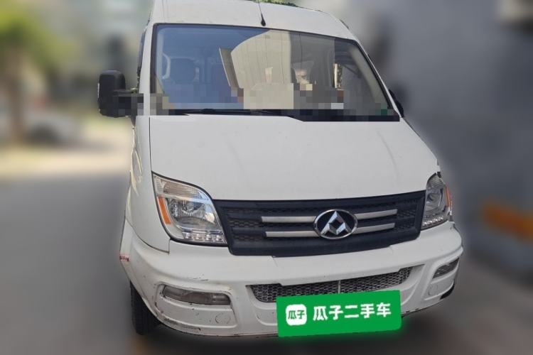 Used SAIC MAXUS Xintu V80 2017 2.5T AMT Aoyuntong National V Short Wheelbase Mid-Roof 5/6/10-Seater Front