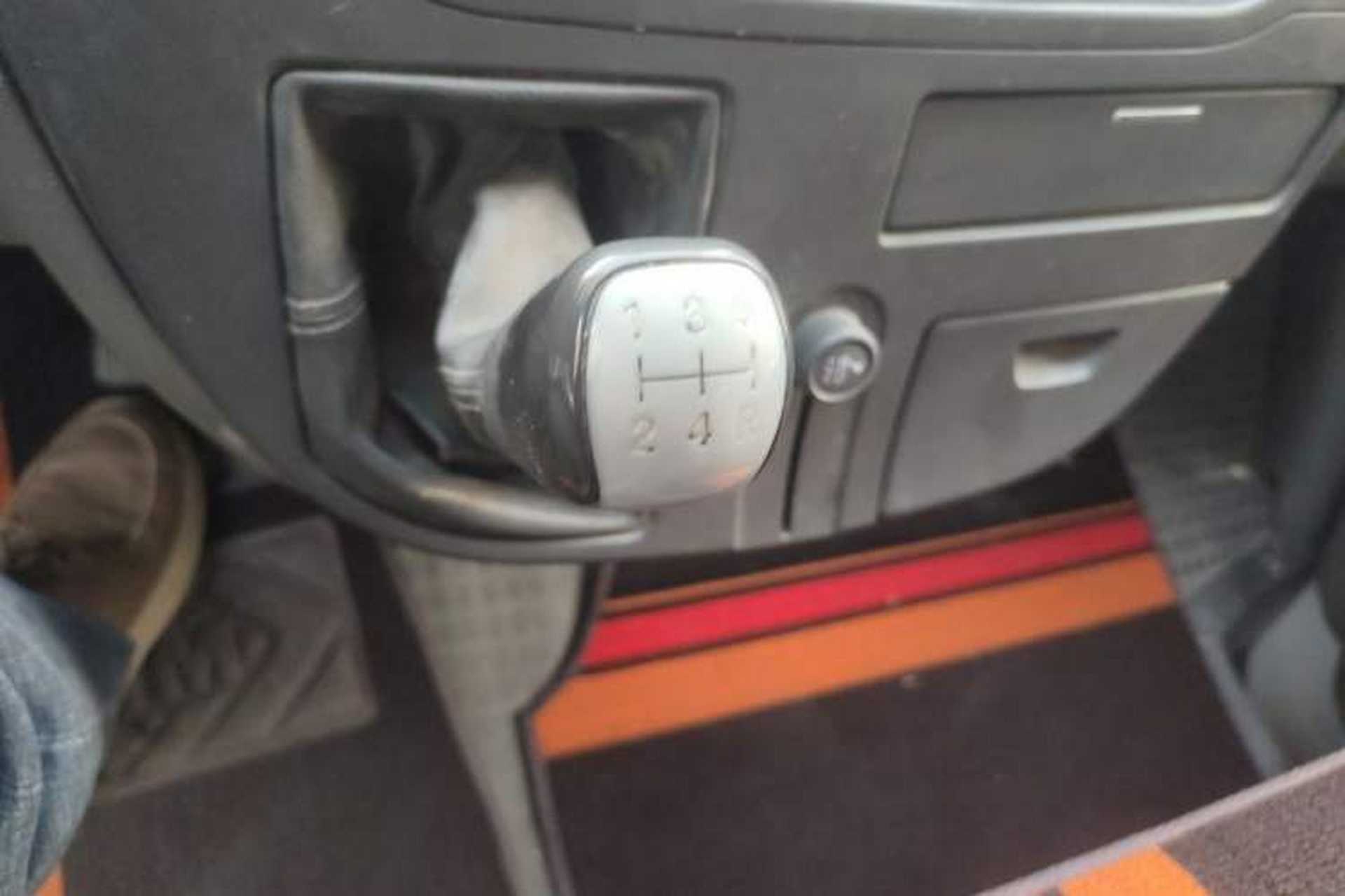 Used SAIC MAXUS Xintu V80  Gear Lever