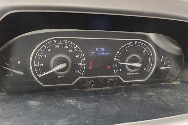 Used SAIC MAXUS Xintu V80  Instrument Cluster