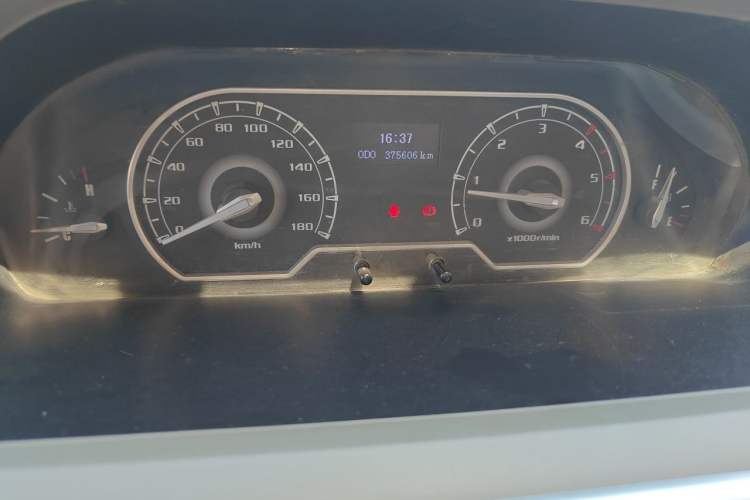 Used SAIC MAXUS Xintu V80 2017 2.5T 5-Speed Manual Aoyuntong National V Long Wheelbase Mid-Roof 6-10 Seater Instrument Cluster