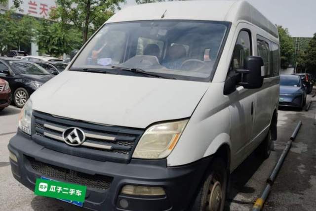 Used SAIC MAXUS Xintu V80 2017 2.5T 5-Speed Manual Aoyuntong China IV Short Wheelbase Mid-Height 5/6/10-Seater