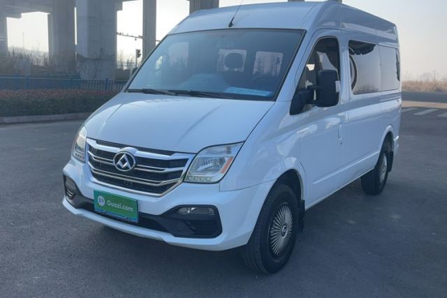 Used SAIC MAXUS Xintu V80 2017 2.5T AMT Aoyuntong National V Short Wheelbase Mid-Roof 5/6/10-Seater