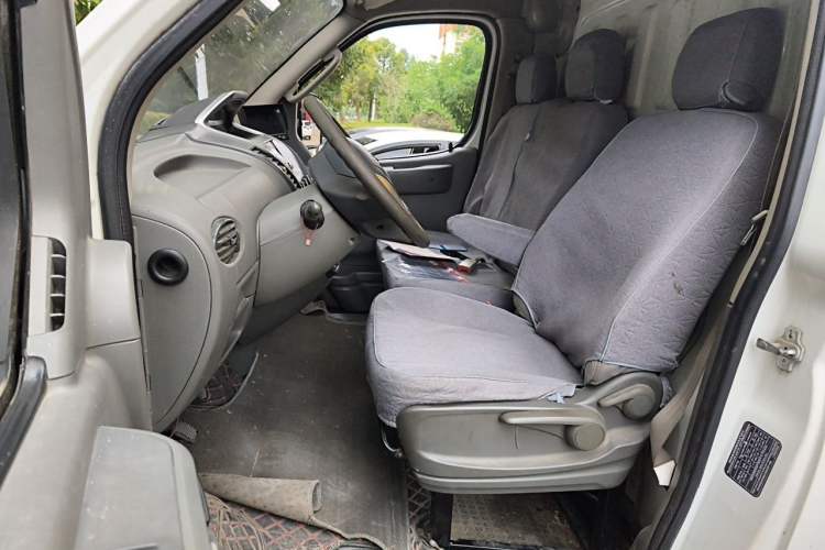 Used SAIC MAXUS Xintu V80  Left Front Seat